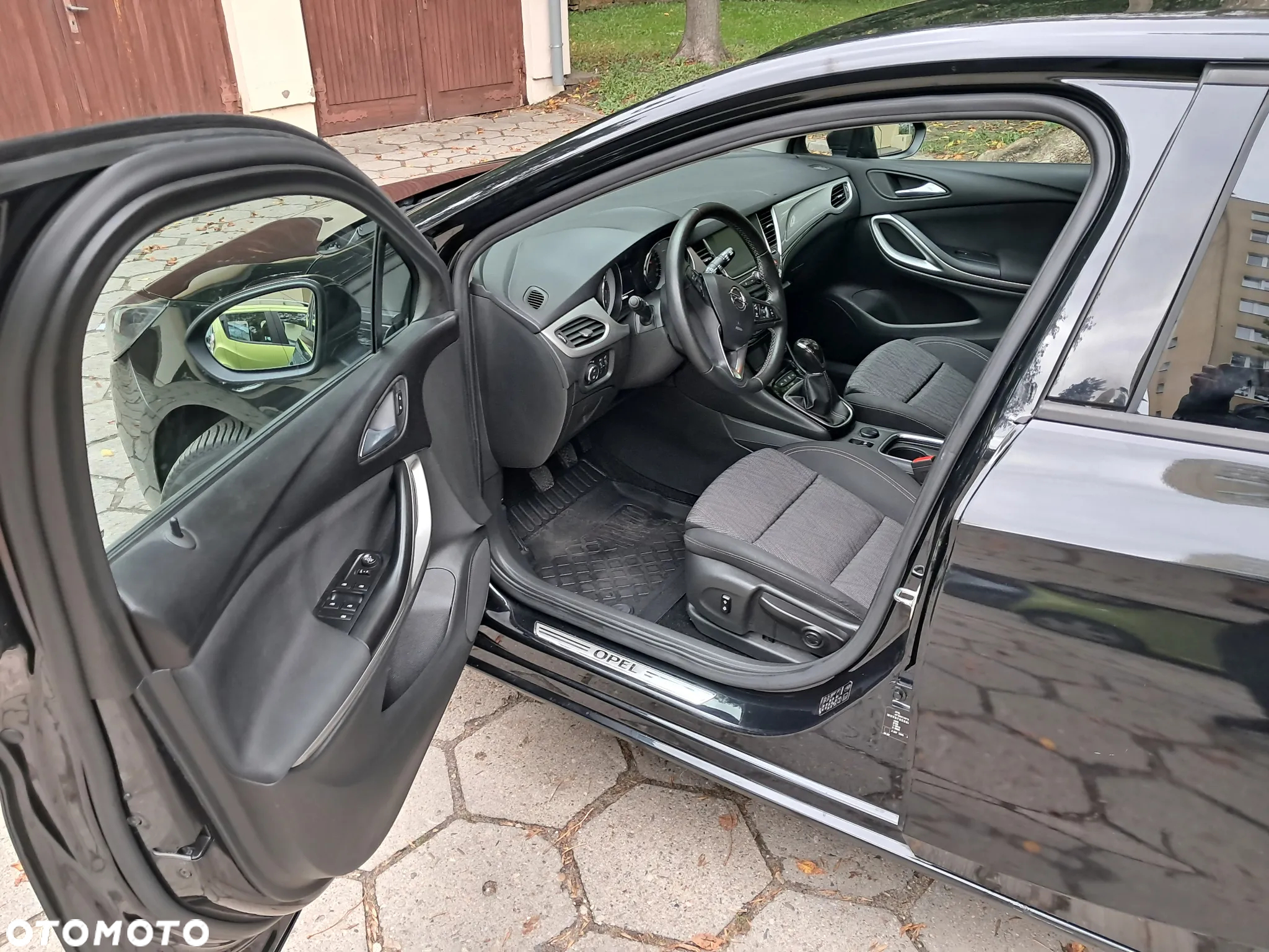 Opel Astra 1.2 Turbo Business Elegance - 8