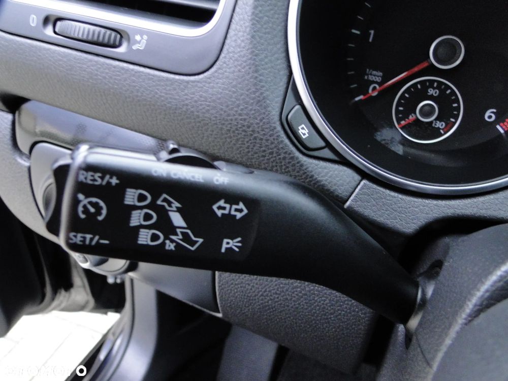 Volkswagen Golf 2.0 TDI DPF BlueMotion Technology DSG Comfortline - 24