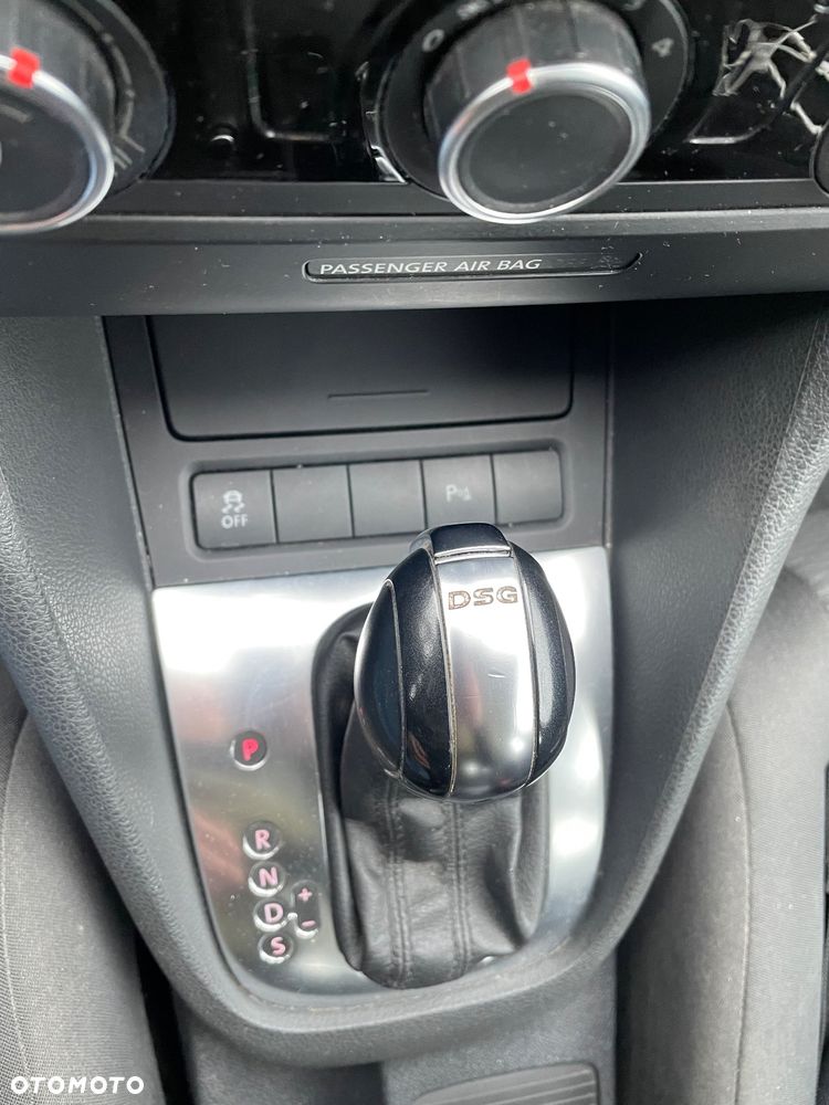 Volkswagen Golf VI 1.6 TDI Trendline DSG - 11