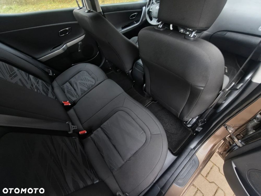 Kia Ceed - 16