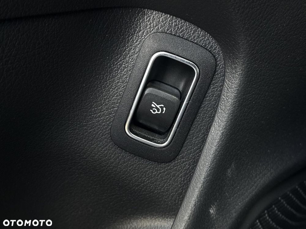 Mercedes-Benz CLA - 25