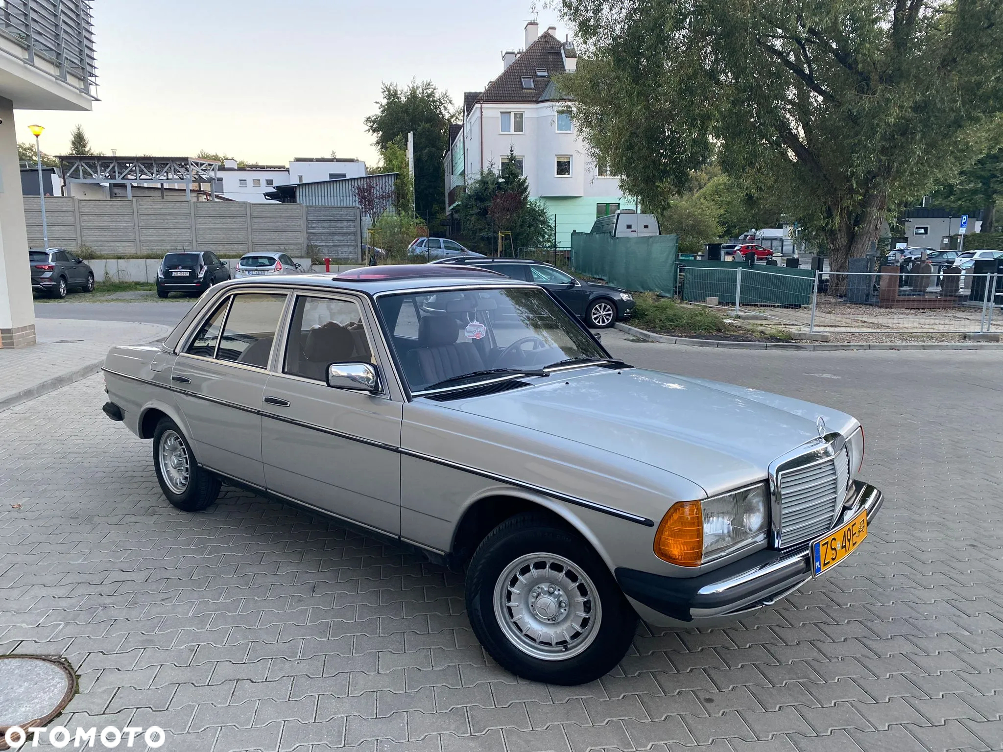 Mercedes-Benz W123 - 4