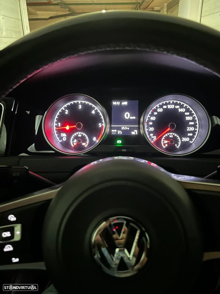 VW Golf 1.6 TDi R-Line - 21