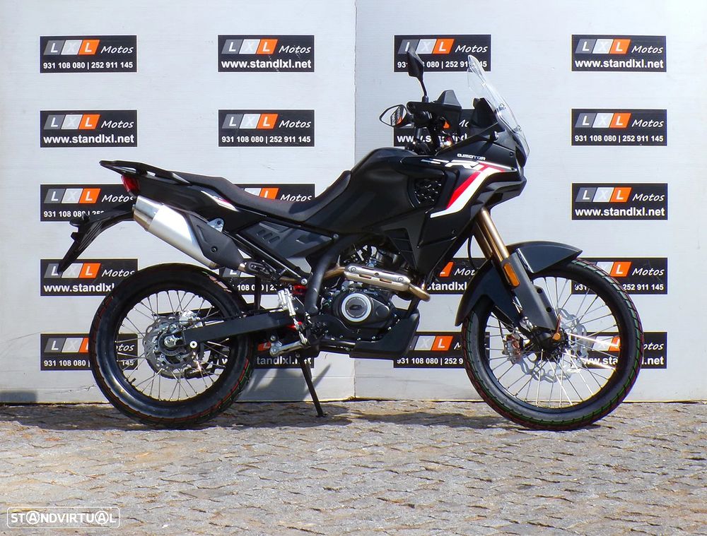 QJ Motor SRT 125DX - 3