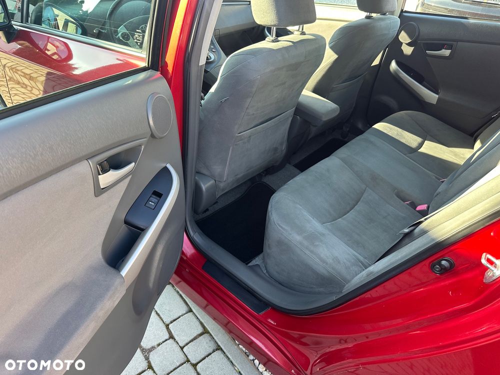 Toyota Prius (Hybrid) Executive - 16