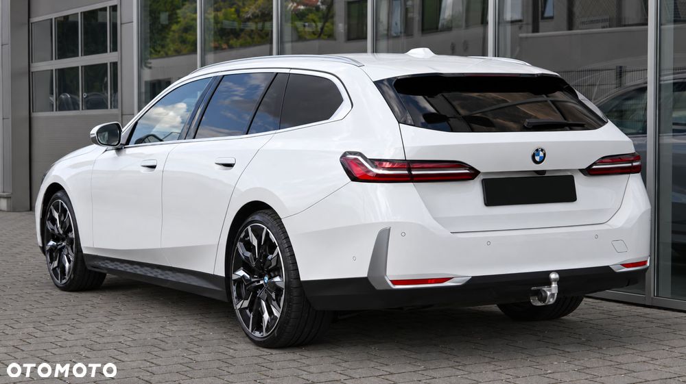 BMW 5 Series 2025 photo 4