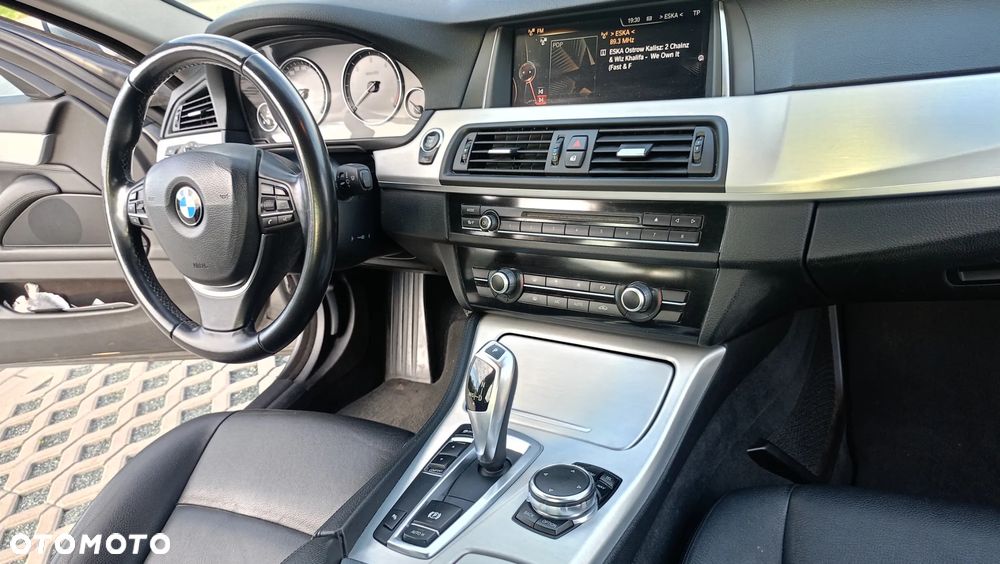 BMW Seria 5 518d Business Edition - 23