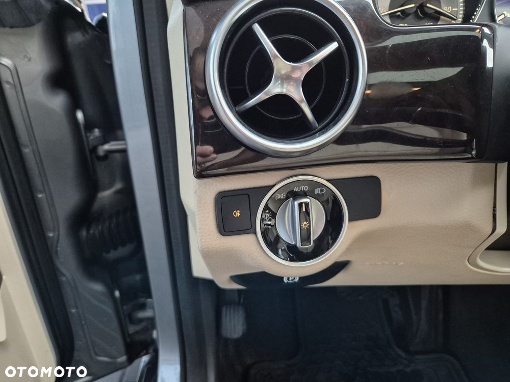 Mercedes-Benz GLK 350 4-Matic - 11