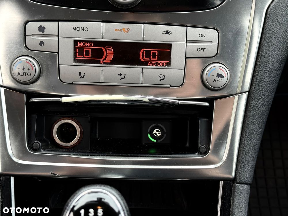 Ford Mondeo 2.5 Titanium - 15