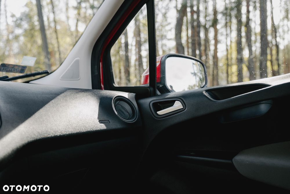 Ford Tourneo Courier 1.5 TDCi Trend - 30