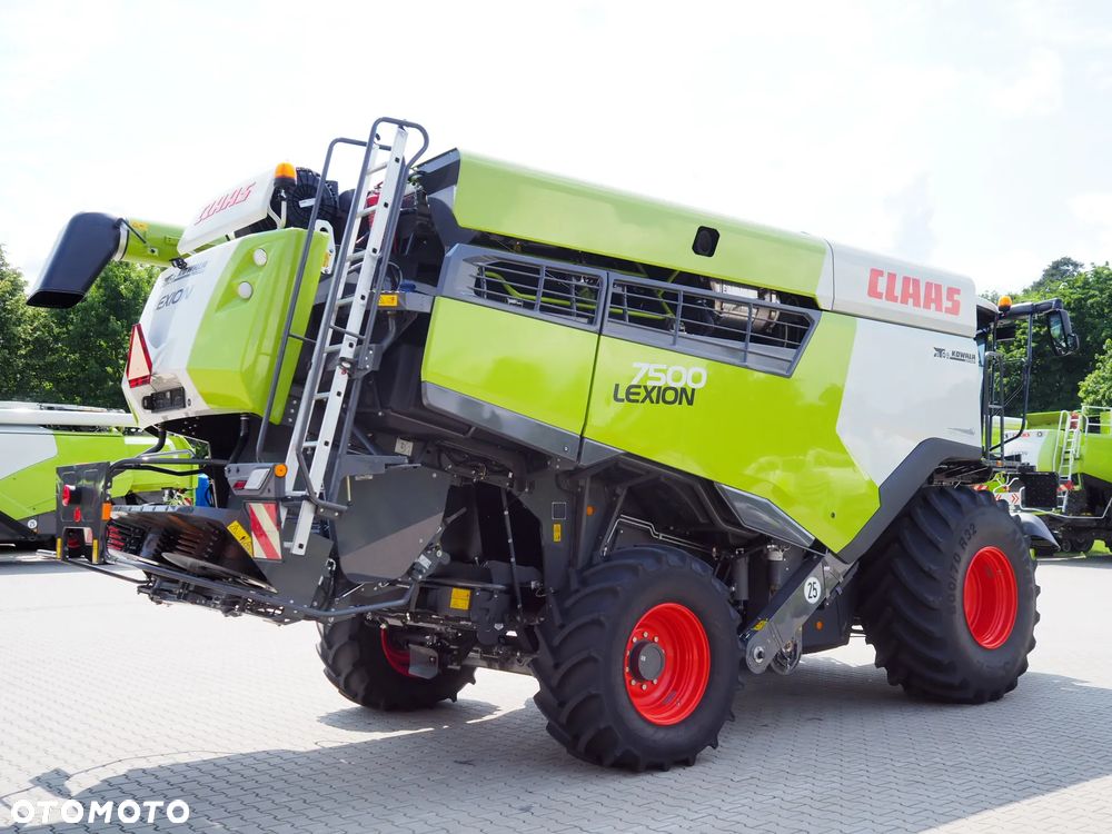 Claas Lexion 7500 + V930 - 4