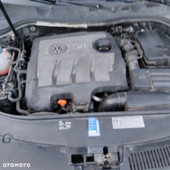 Volkswagen Passat 1.6 TDI DPF BlueMot Comfortline - 6