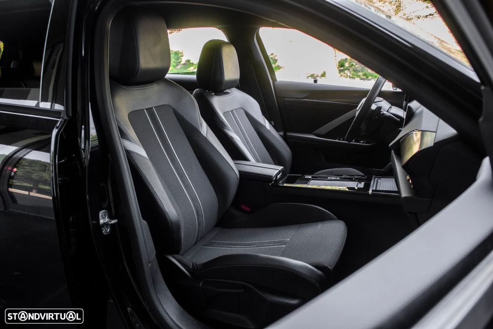 Opel Astra Sports Tourer 1.2 Turbo Auto GS Line - 24