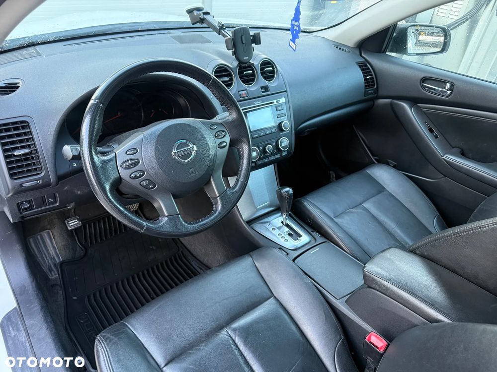 Nissan Altima 3.5 V6 - 13