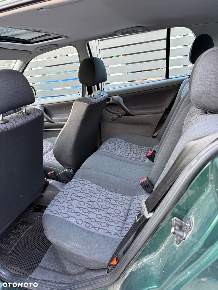 Volkswagen Polo 1.4 Comfortline - 11