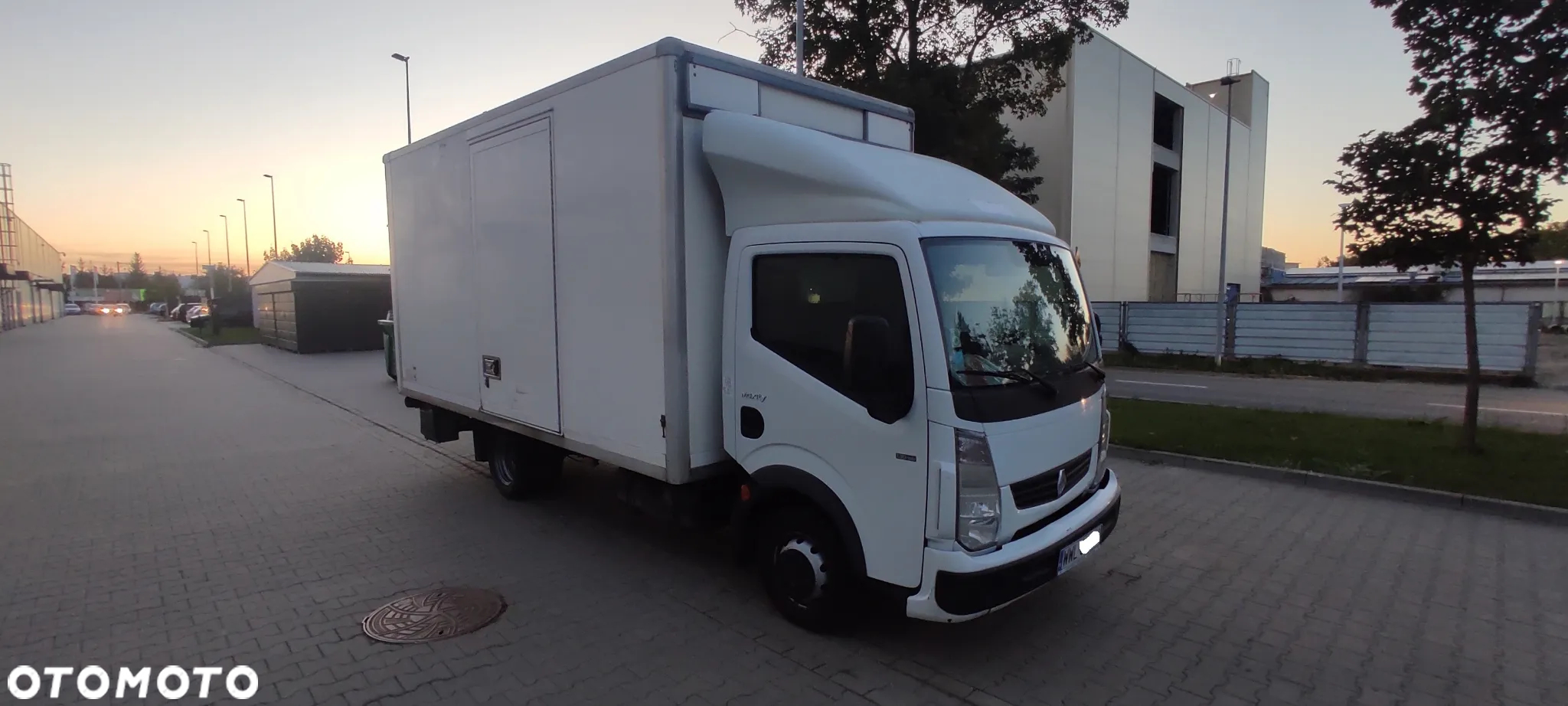 Renault Maxity - 2