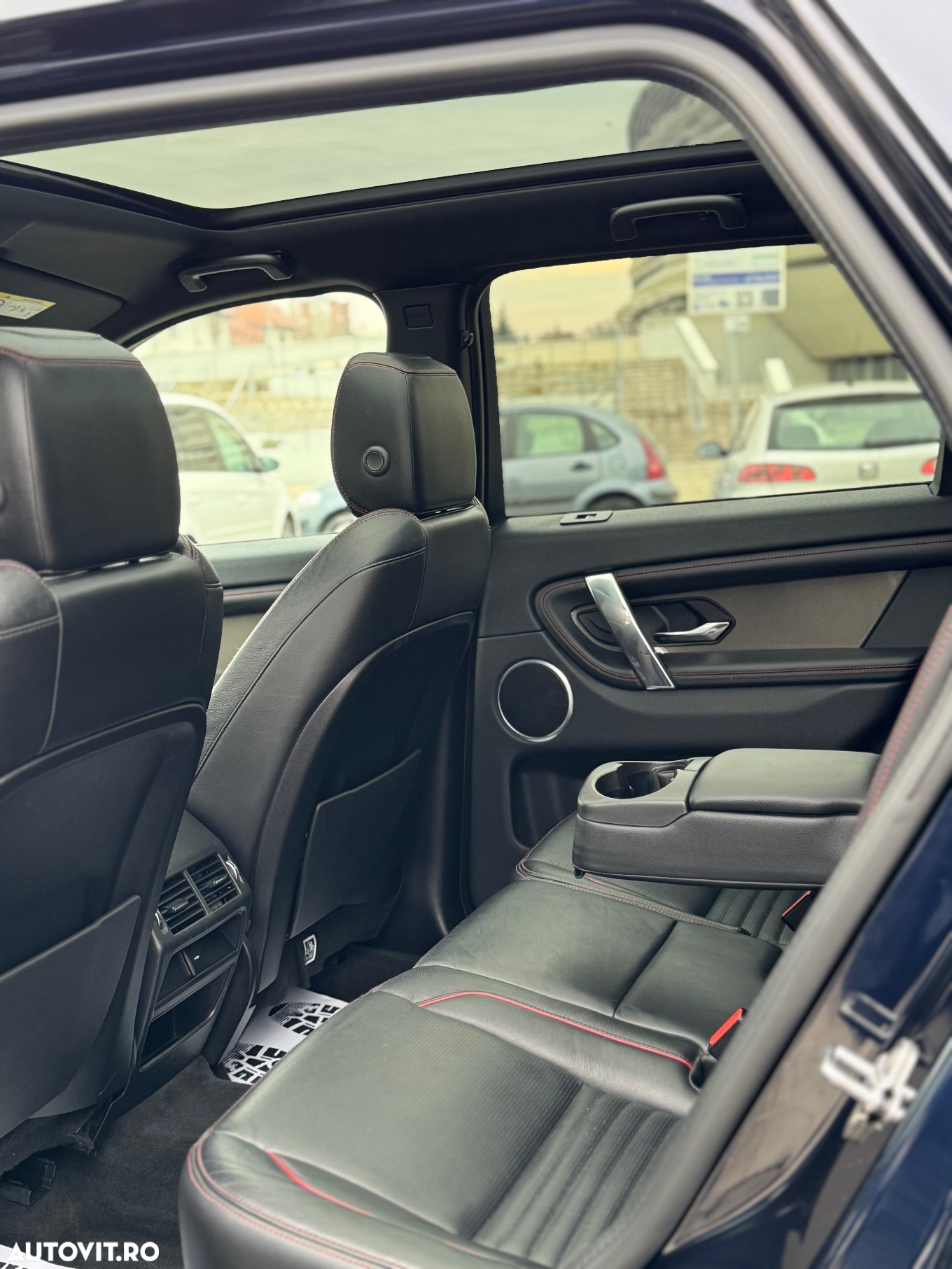 Land Rover Discovery Sport 1.5 P300e R-Dynamic PHEV HSE - 11