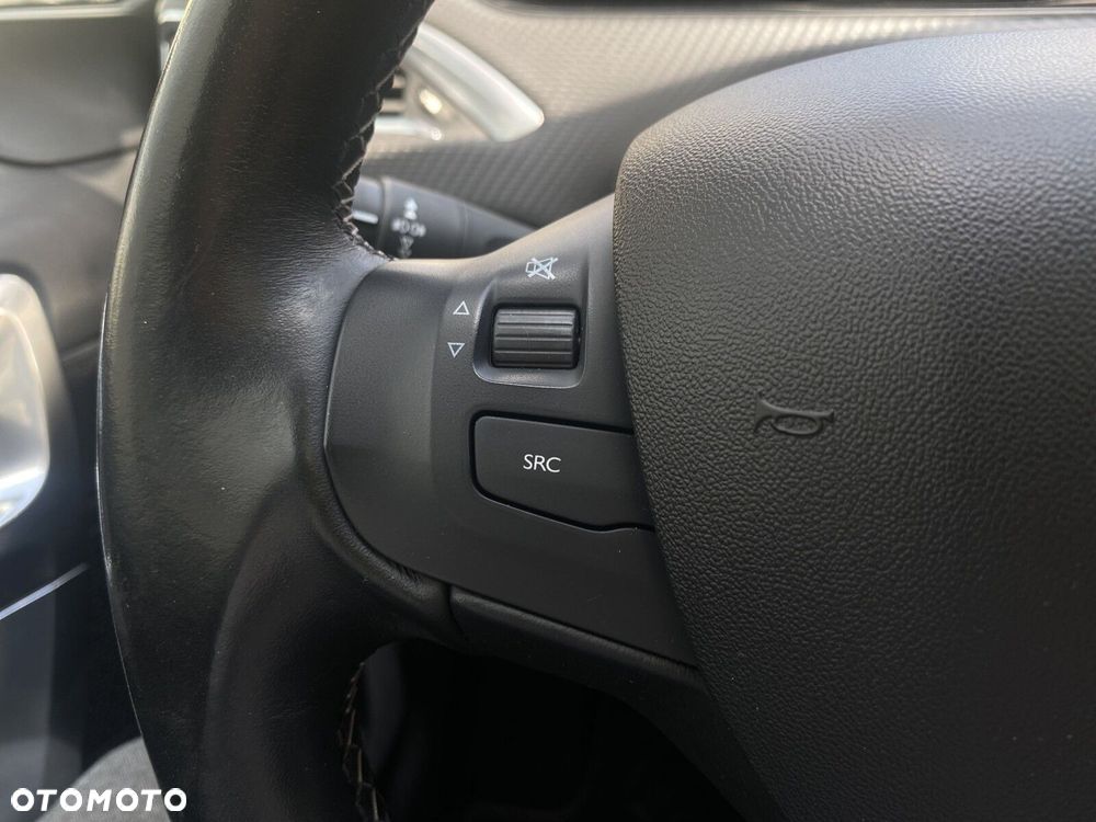 Peugeot 2008 1.2 Pure Tech GPF Allure S&S - 14