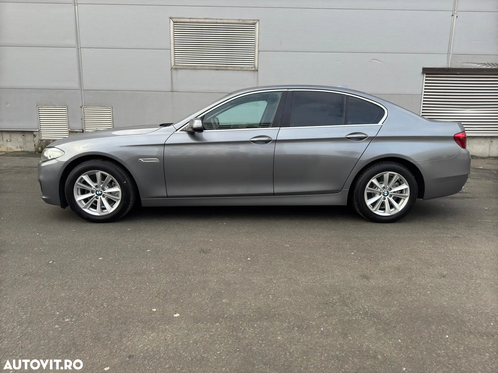 BMW Seria 5 520d xDrive - 15