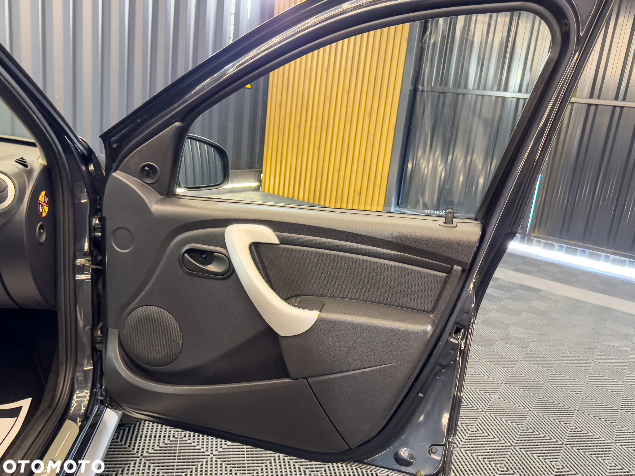 Dacia Sandero 1.5 dCi Laureate - 16