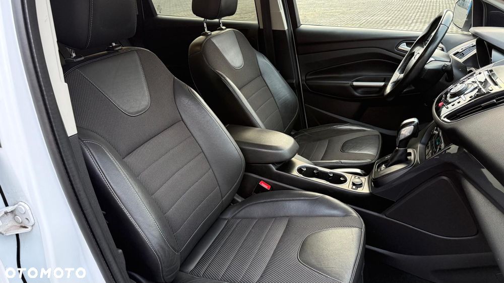 Ford Kuga 2.0 TDCi 4x4 Titanium - 28