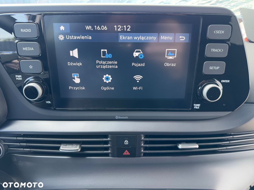 Hyundai i20 - 24