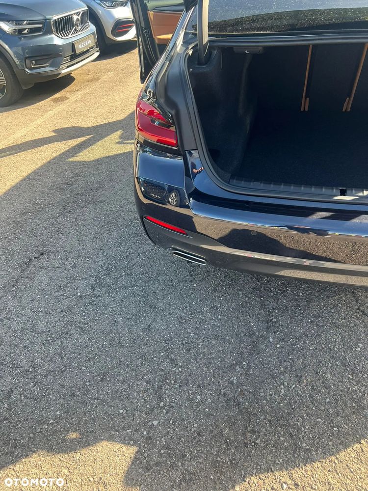 BMW Seria 5 520d M Sport Edition - 13