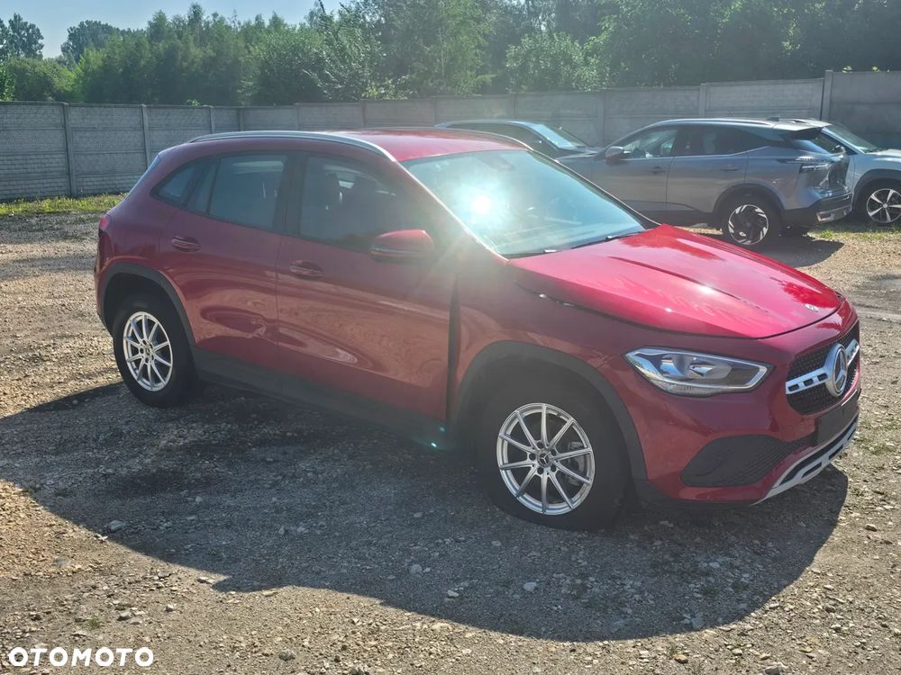 Mercedes-Benz GLA 180 7G-DCT Edition 1 - 2