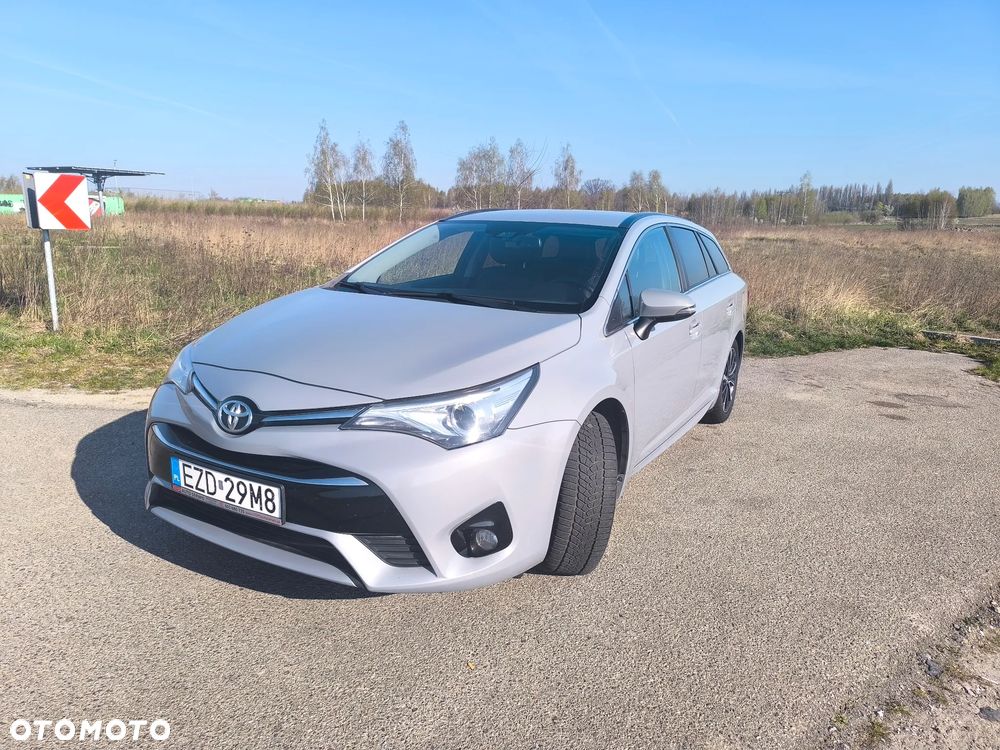 Toyota Avensis 1.8 Premium - 15