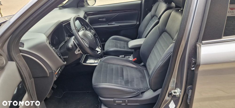 Mitsubishi Outlander 2.0 2WD CVT Diamant Edition+ - 12