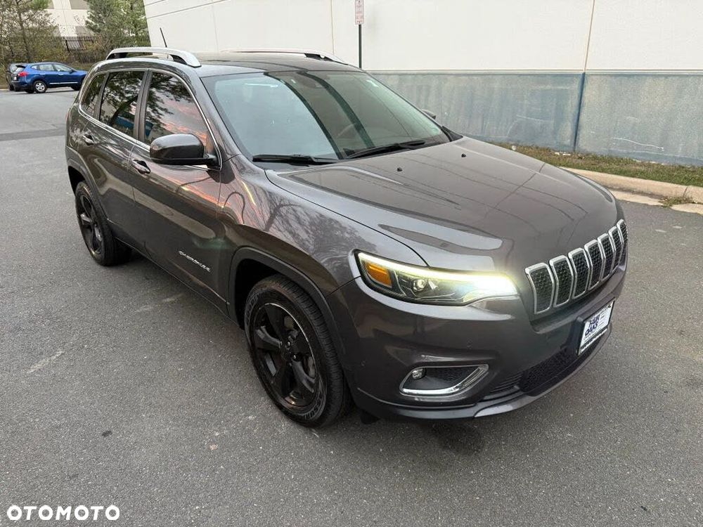 Jeep Cherokee - 4