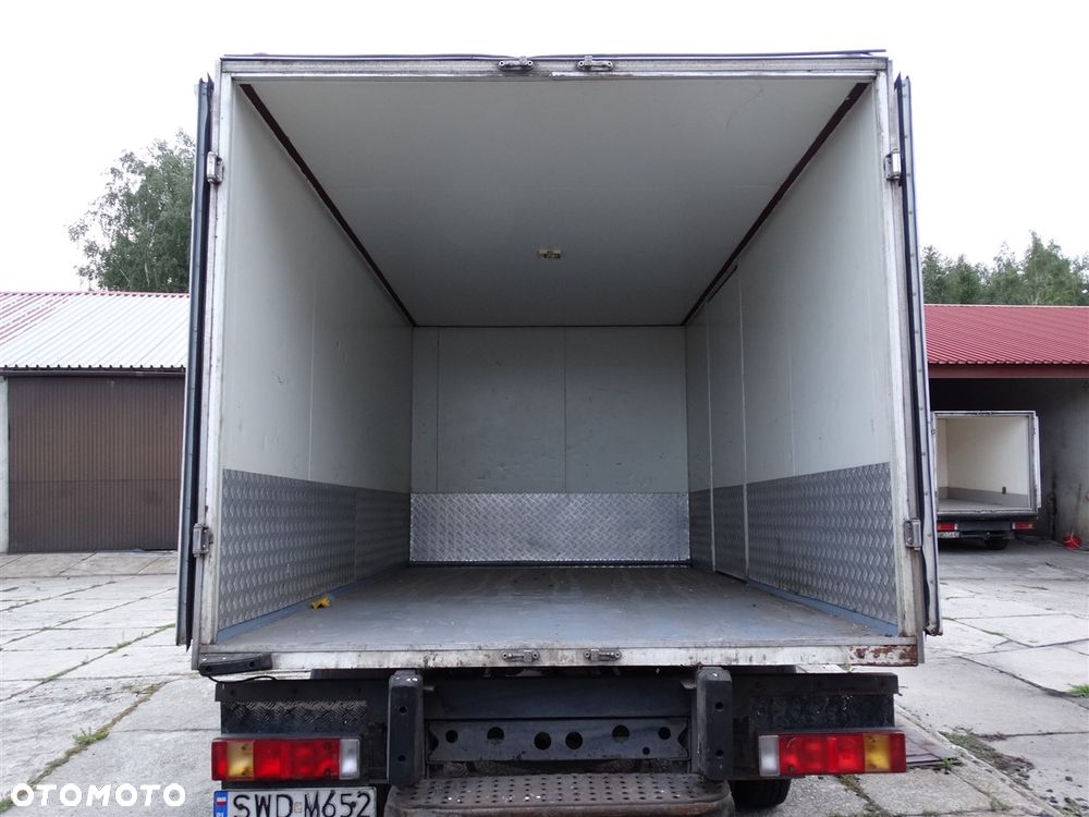 Mercedes-Benz 609 - 7