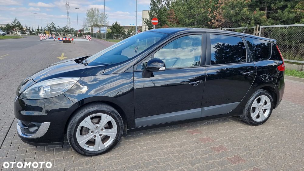 Renault Grand Scenic - 22