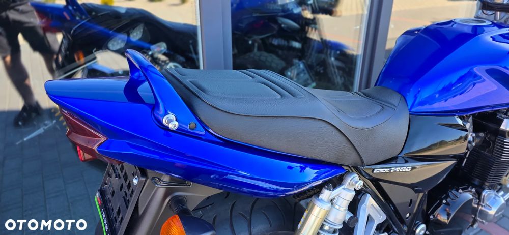 Suzuki GSX - 13