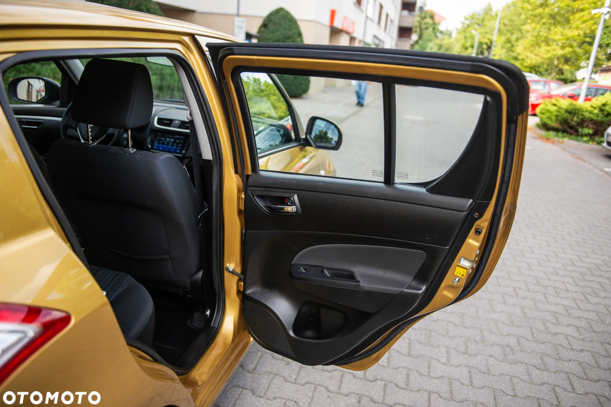 Suzuki Swift 1.2 Premium - 18