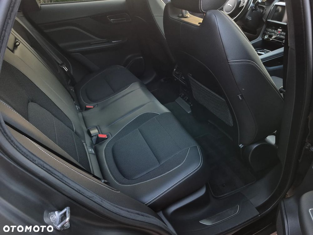 Jaguar F-Pace 30d AWD R-Sport - 15