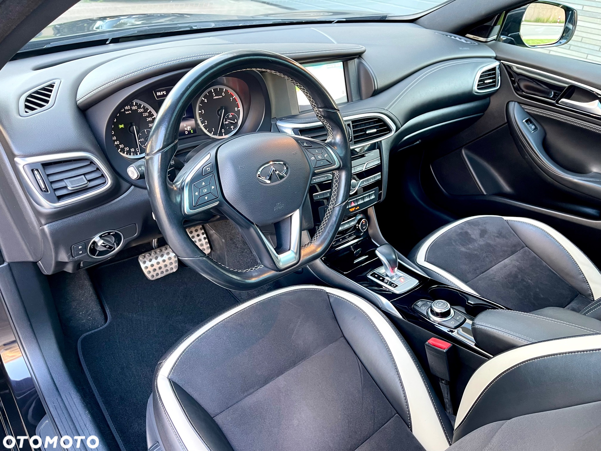 Infiniti Q30 2.0t Sport AWD 7DCT - 18
