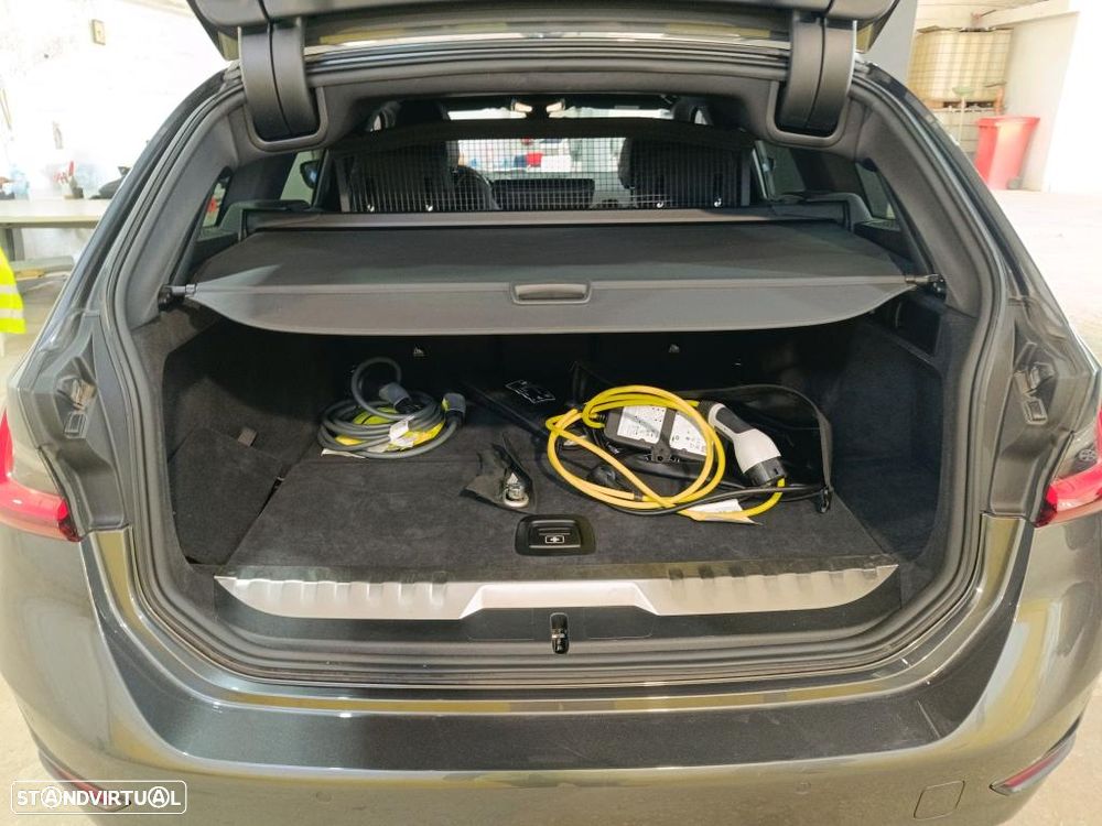 BMW 320 e Corporate Edition Auto - 10