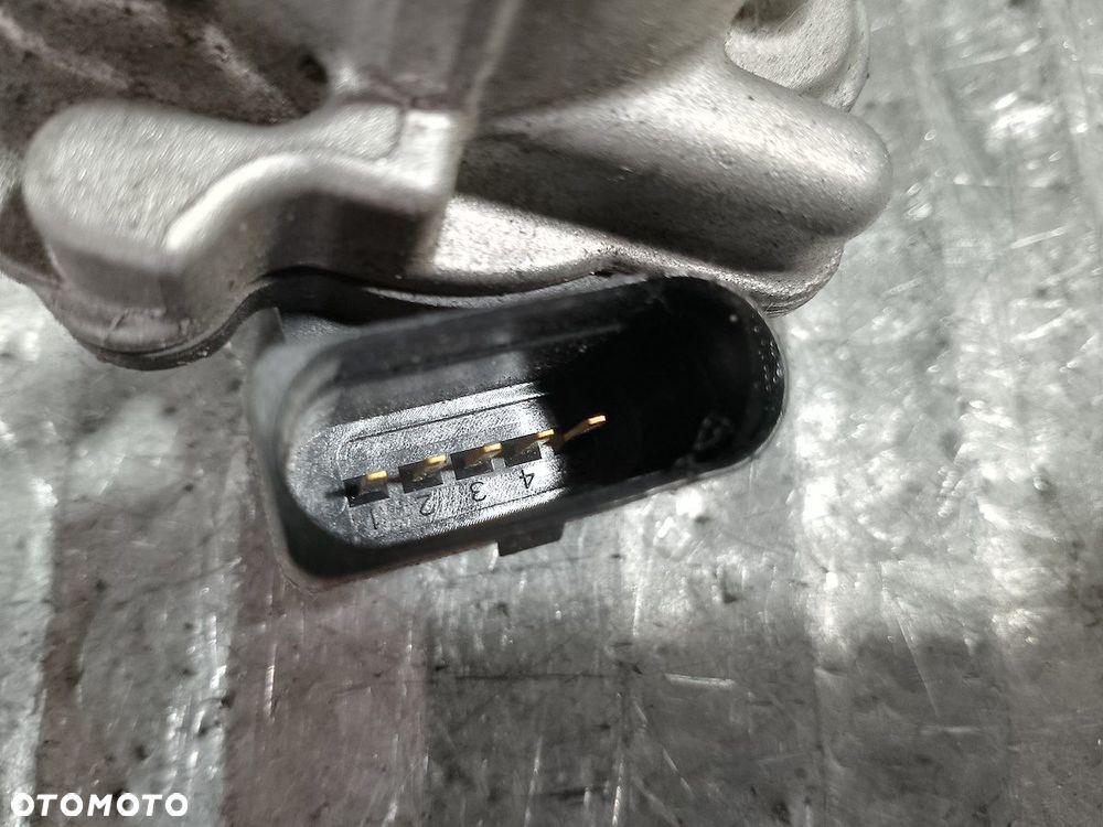 PRZEPUSTNICA SKODA SUPERB III 05L128063E V29128547D 2.0 TDI - 3