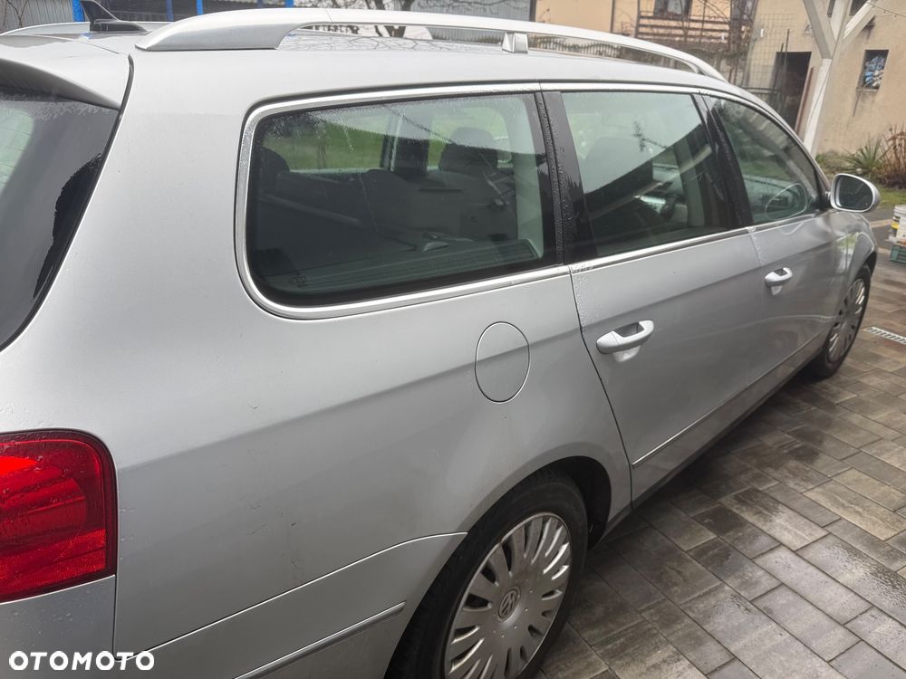 Volkswagen Passat 2.0 TDI Comfortline - 8