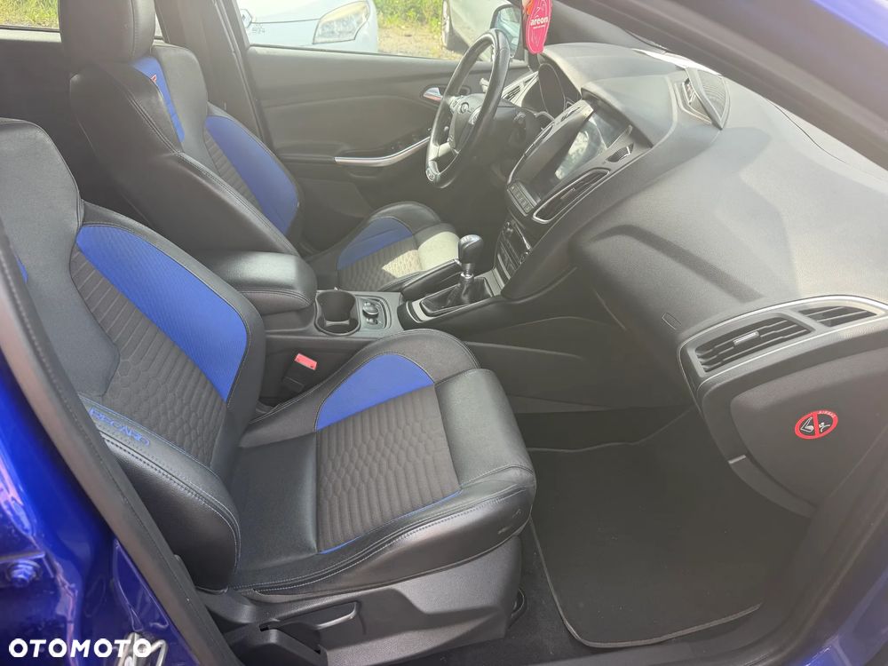 Ford Focus 2.0 EcoBoost ST mit Leder-Sport-Paket - 12