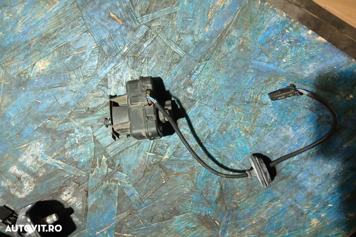 Motoras deschidere usita rezervor 5N0810773E 5N0810773E Volkswagen VW - 1