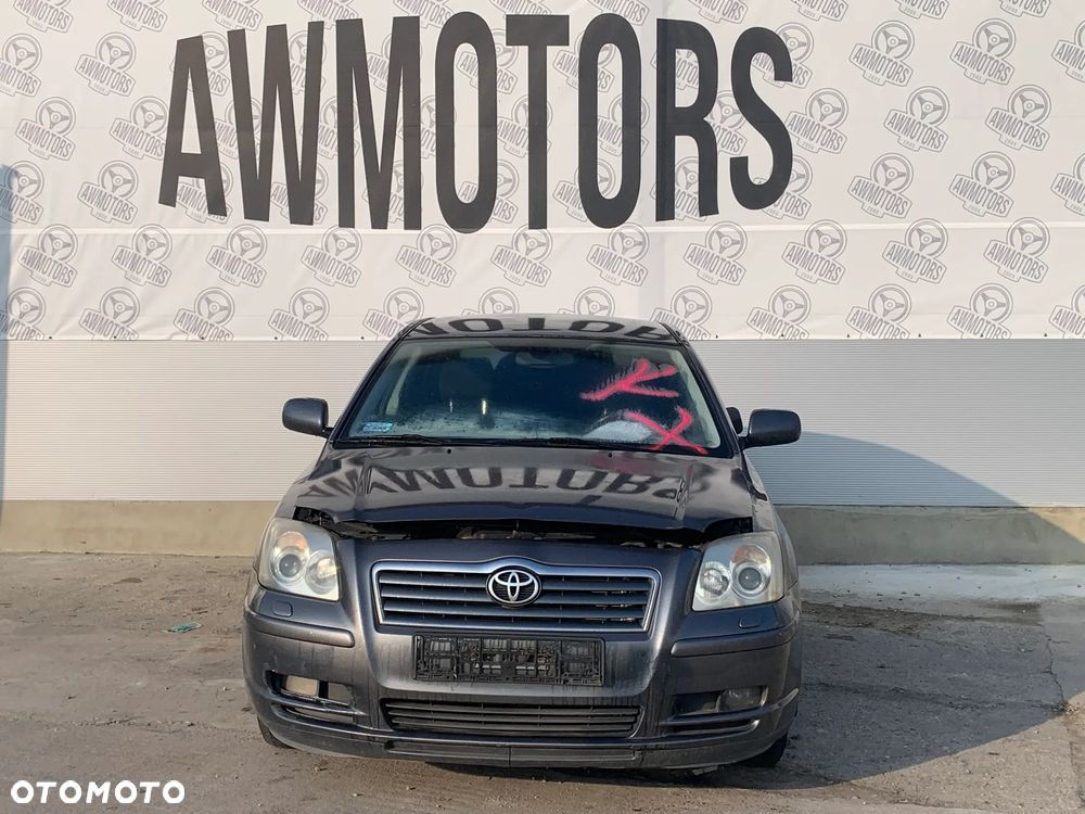 TOYOTA AVENSIS 2006 *SAMOCHÓD NA CZĘŚCI* 2477  MASKA, LAMPA, DRZWI, LUSTERKO, ZDERZAK, GRILL, BŁOTNIK, KLAPA, BELKA, DESKA, FOTELE, KANAPA, ĆWIARTKA, KIEROWNICA, TARCZE, ZACISKI, ZAWIESZENIE, KOMPLETNY PRZÓD, KOMPLETNY TYŁ, LICZNIK, ZEGARY, PRAWE LEWE PRZÓD TYŁ - 2