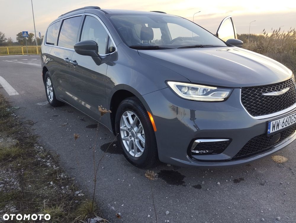 Chrysler Pacifica - 4