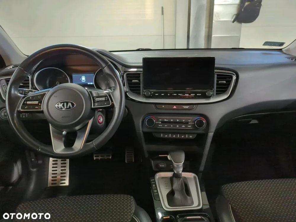 Kia Ceed 1.5 T-GDI Business Line DCT - 10