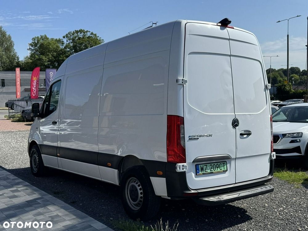Mercedes-Benz Sprinter - 6