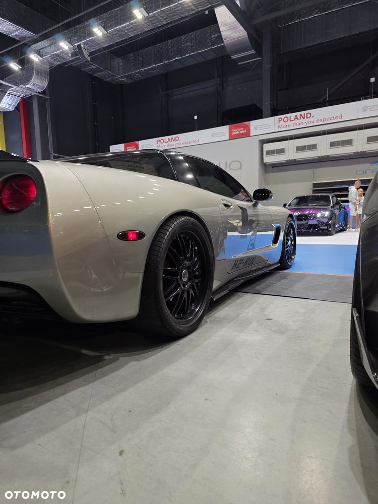 Chevrolet Corvette - 8