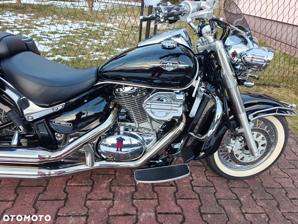 Suzuki Intruder - 5