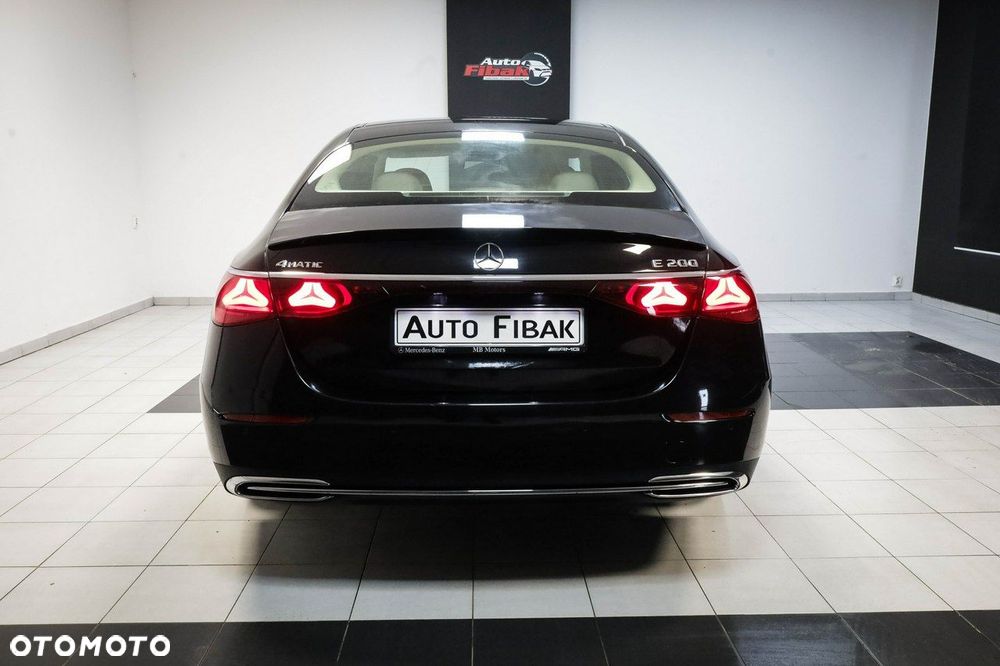 Mercedes-Benz Klasa E - 12