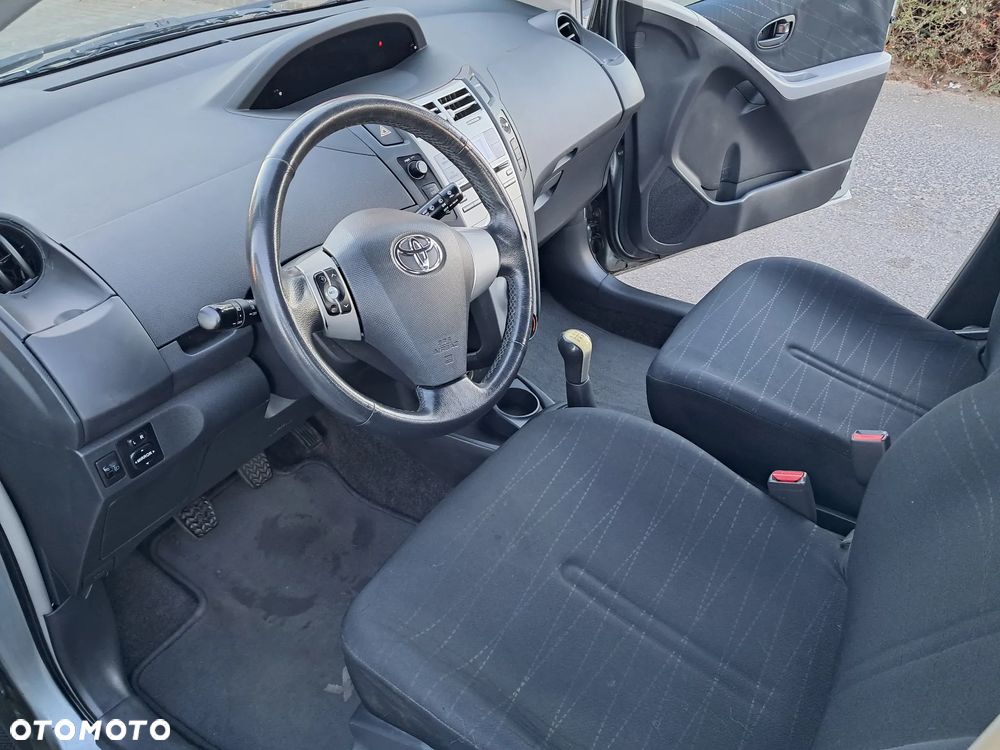 Toyota Yaris 1.3 VVT-i Luna - 7